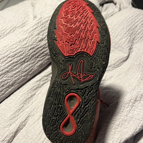 Kyrie Infinity (Bred GS) - Picture 4 of 5